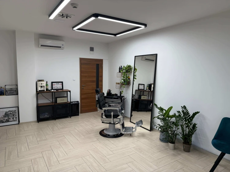 Lampy LED LINE FUSION u barbera w Bratysławie